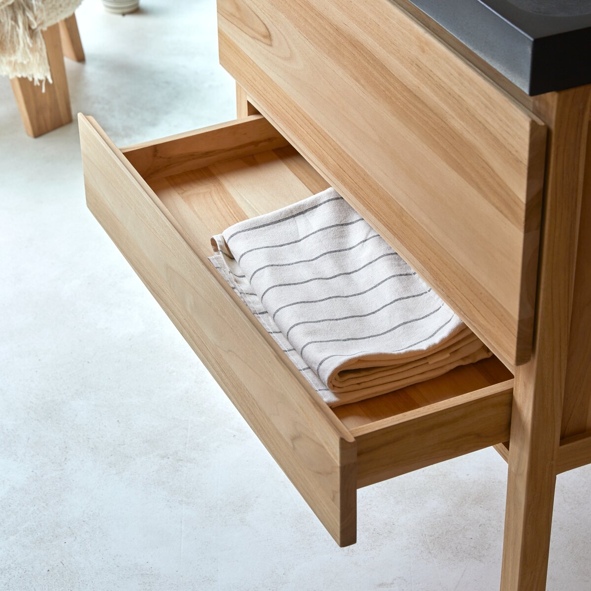 Edgar - Mobile per il bagno in teak massello e pietra lavica 80 cm Edgar - Mobile per il bagno in teak massello e pietra lavica 80 cm