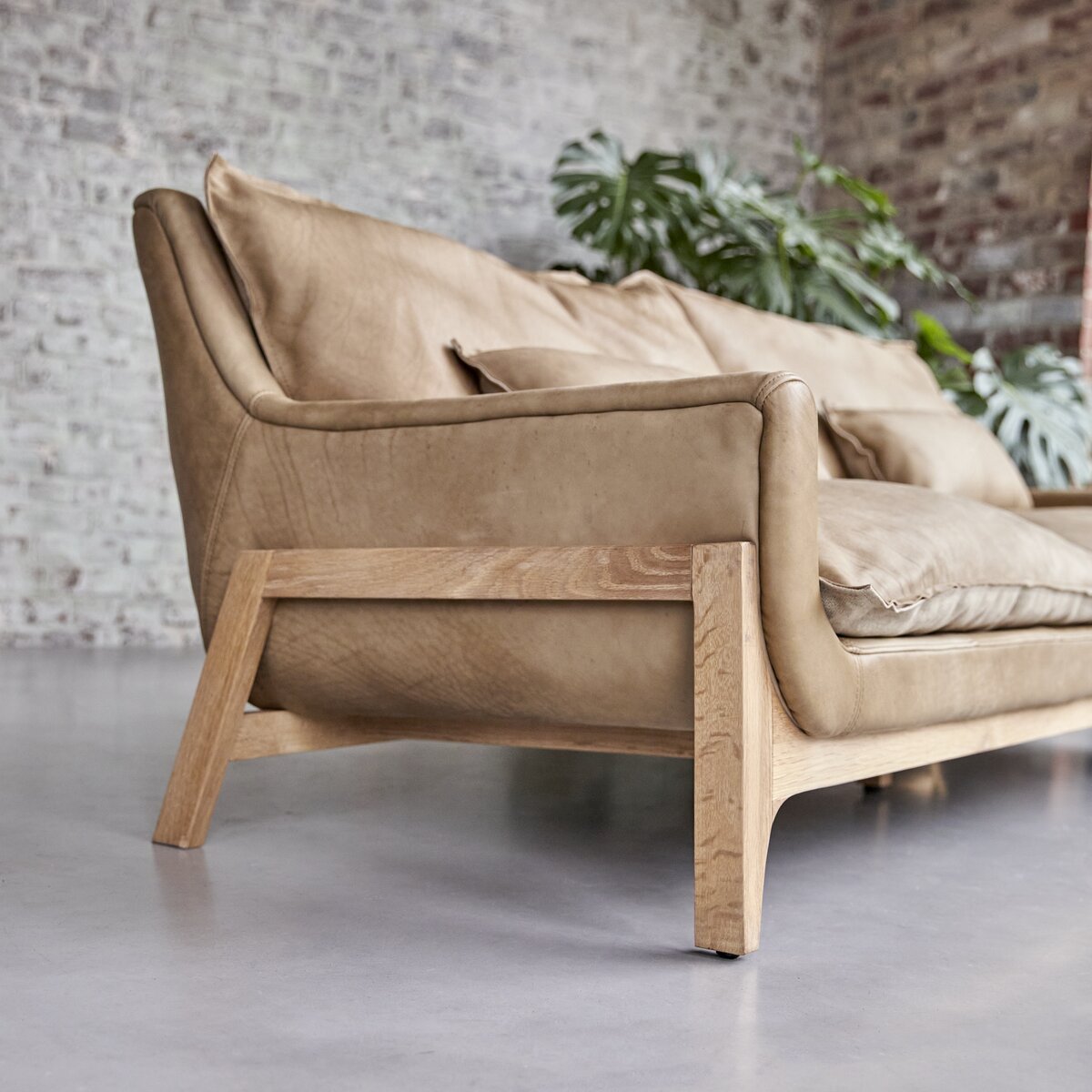 Woodnest - Sofa 3-Sitzer aus massivem Eichenholz und Leder Cheyenne Woodnest - Sofa 3-Sitzer aus massivem Eichenholz und Leder Cheyenne