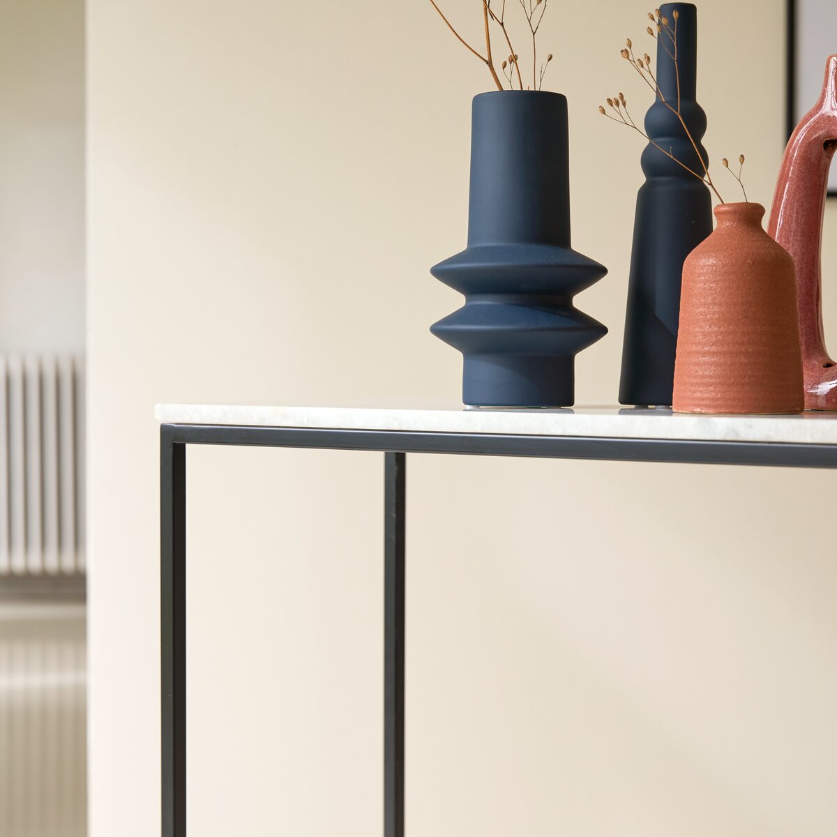 Jana - Konsole aus Metall und Marmor Jana - Konsole aus Metall und Marmor