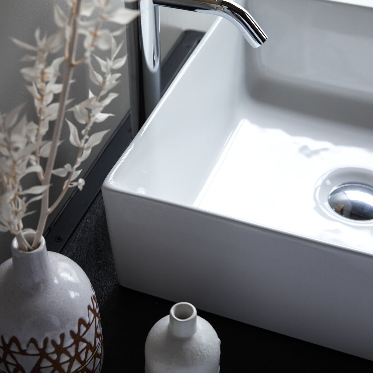Lada - Lavabo in ceramica Lada - Lavabo in ceramica