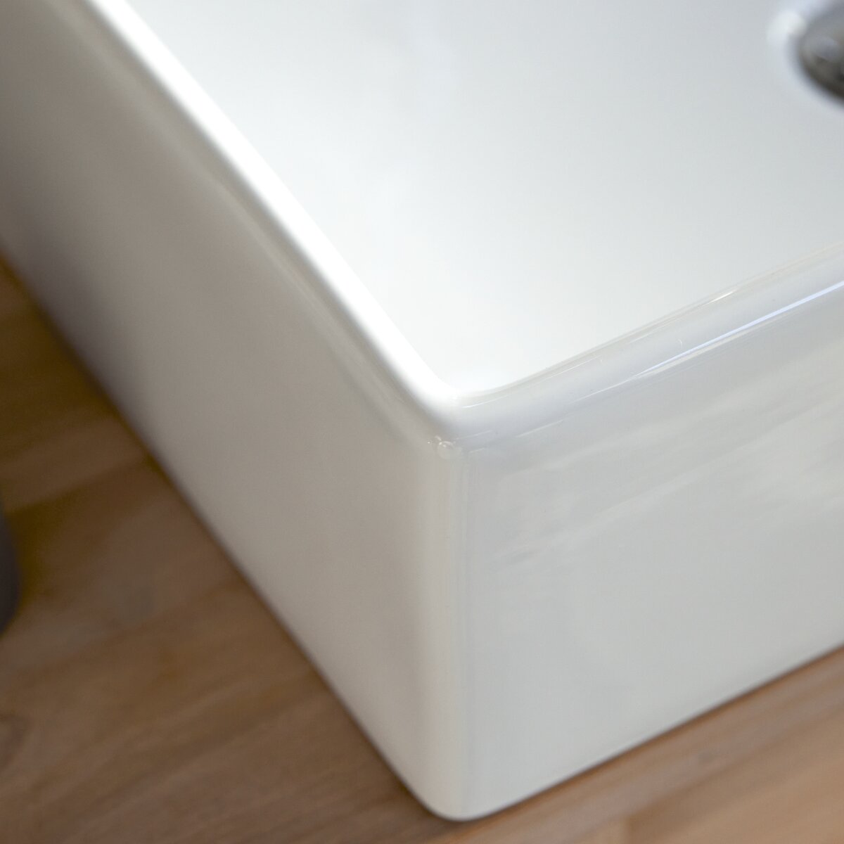 Ema - Lavabo in ceramica Ema - Lavabo in ceramica