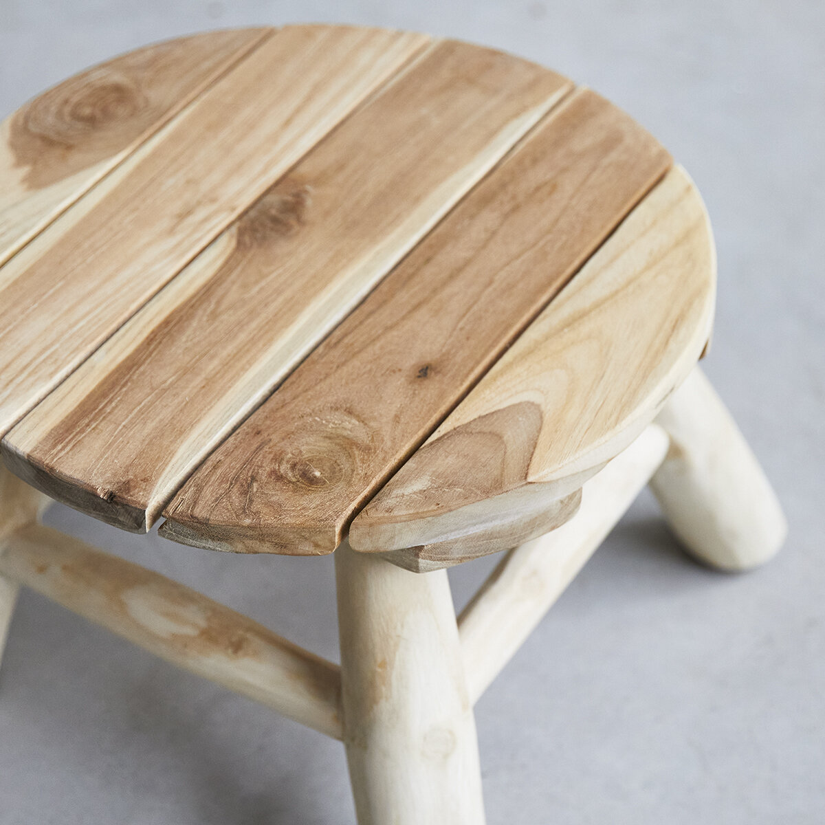 Kilim - Deko-Hocker aus massivem Teak Kilim - Deko-Hocker aus massivem Teak