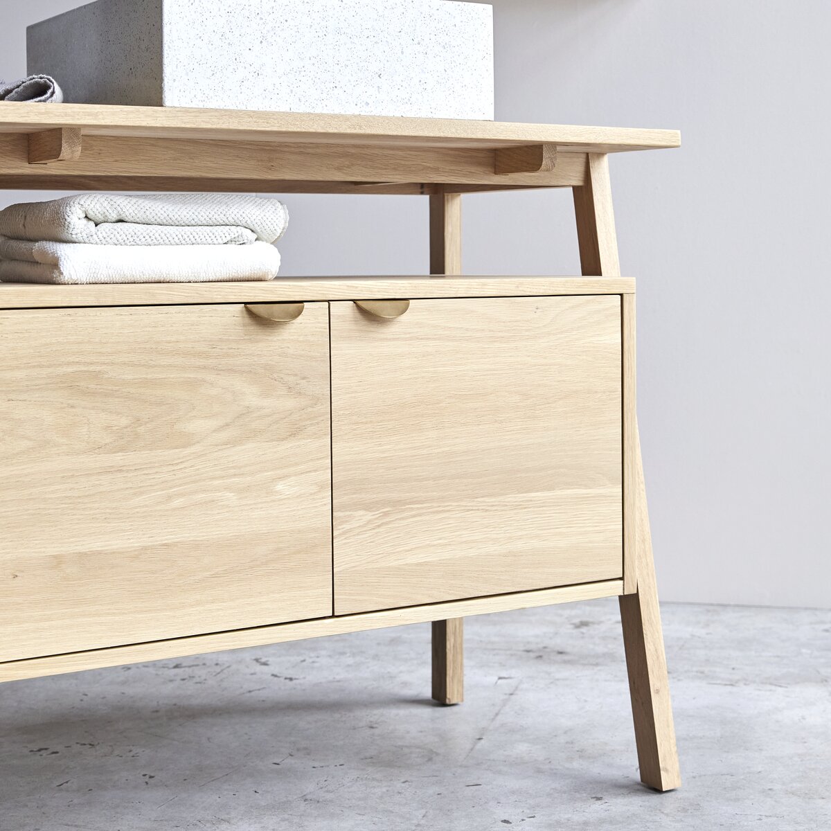 Pola - Waschtischunterschrank aus massiver Eiche 90 cm Pola - Waschtischunterschrank aus massiver Eiche 90 cm