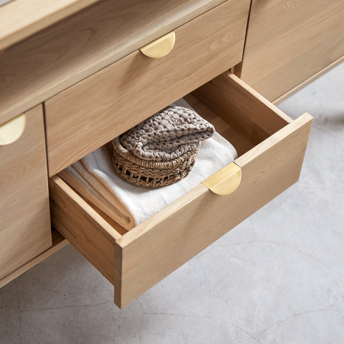 Pola - Mueble bajo lavabo en roble macizo 140 cm Pola - Mueble bajo lavabo en roble macizo 140 cm