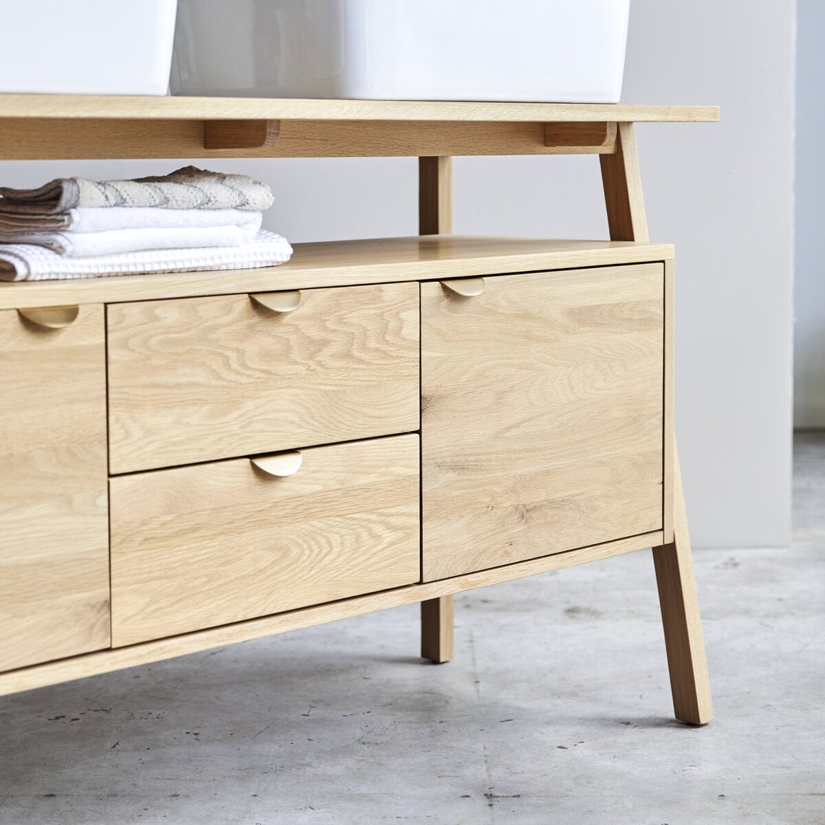 Pola - Waschtischunterschrank aus massiver Eiche 140 cm Pola - Waschtischunterschrank aus massiver Eiche 140 cm