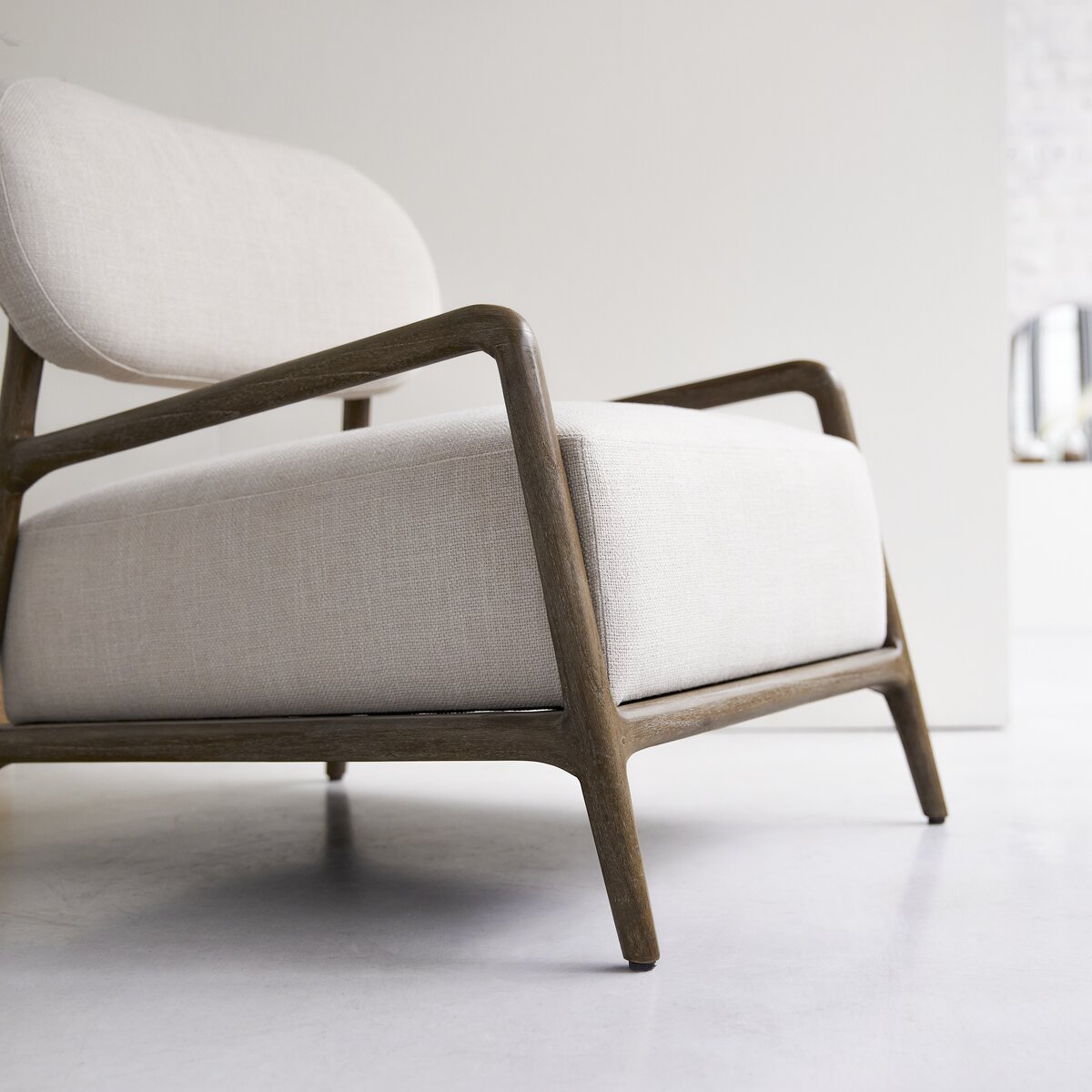 Romane - Fauteuil en mindi massif Romane - Fauteuil en mindi massif