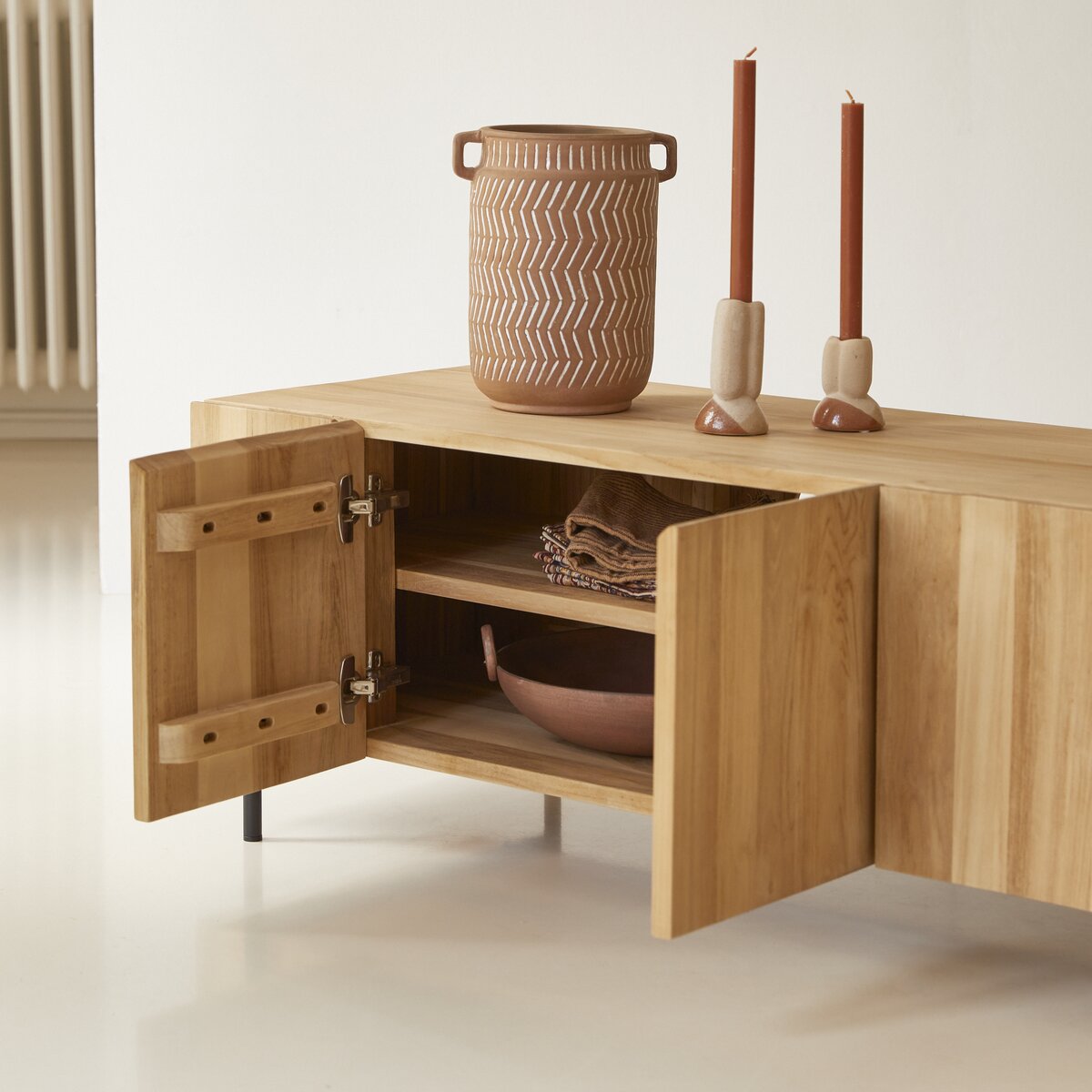Honorine - TV Schrank aus massivem Teakholz 170 cm Honorine - TV Schrank aus massivem Teakholz 170 cm