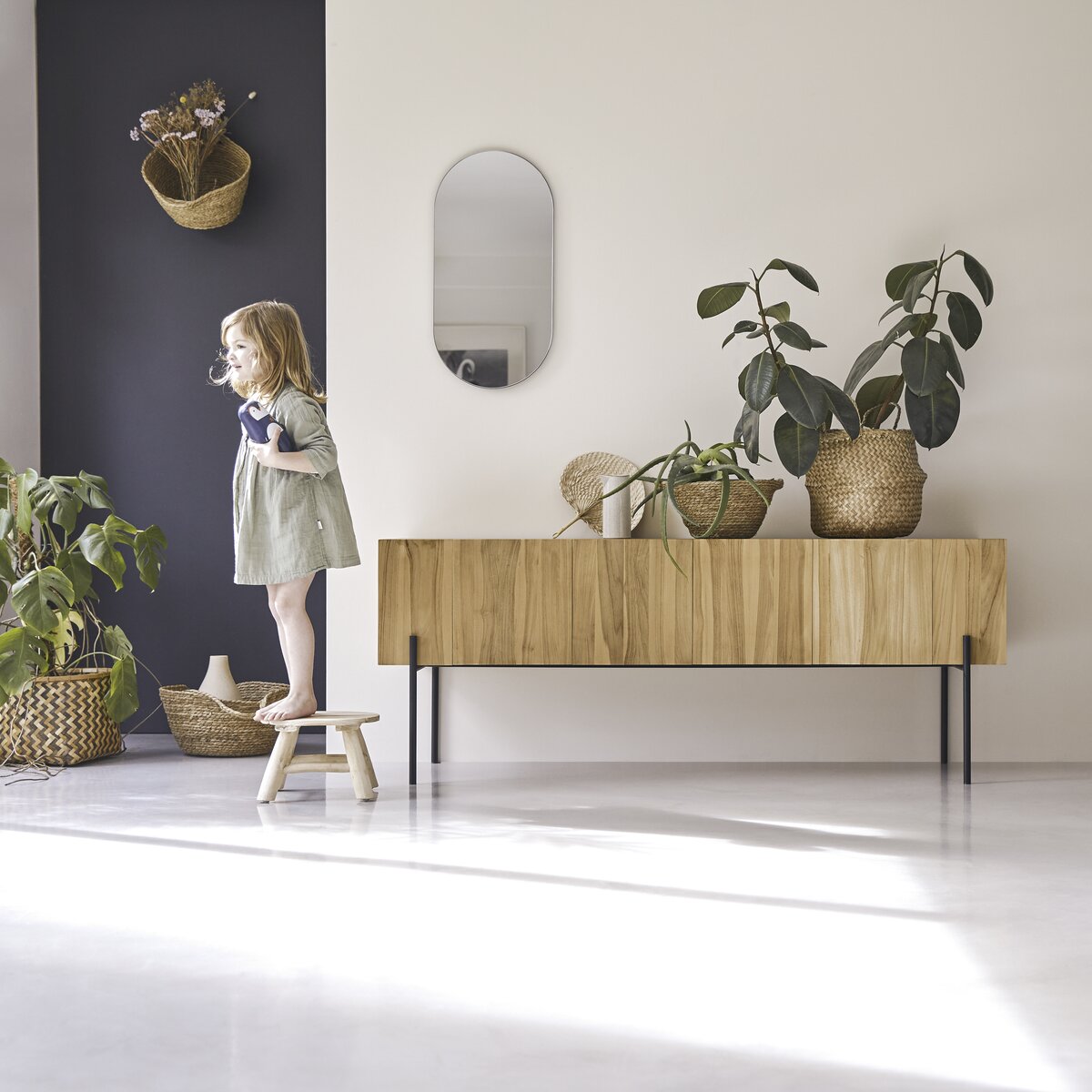 Honorine - Meuble TV bas en teck massif 170 cm Honorine - Meuble TV bas en teck massif 170 cm