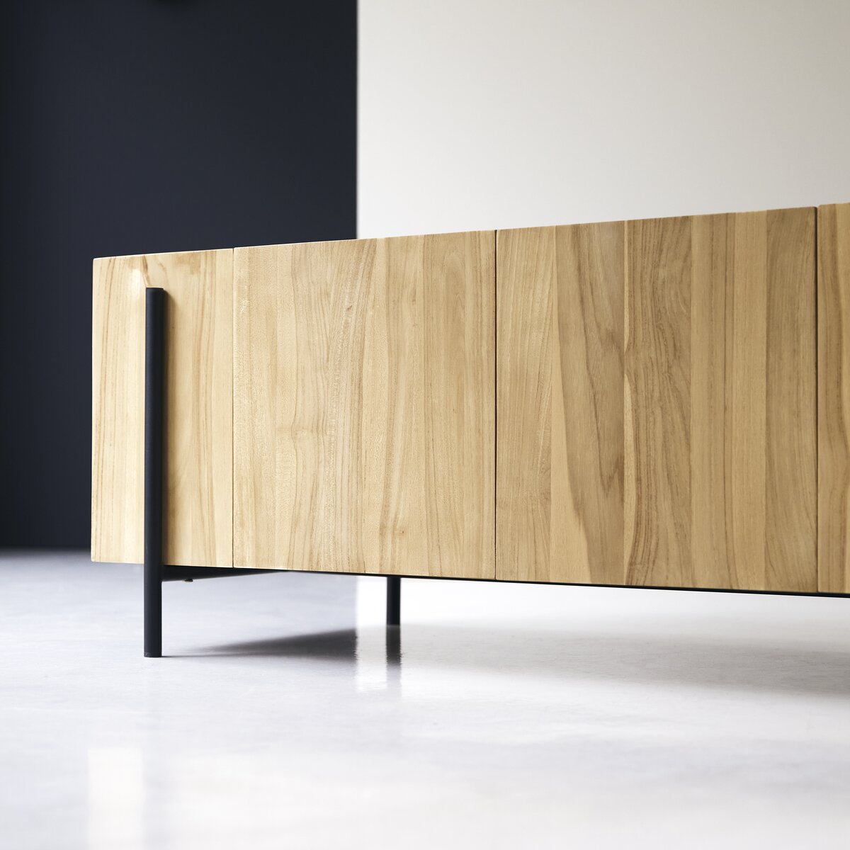 Honorine - Meuble TV bas en teck massif 170 cm Honorine - Meuble TV bas en teck massif 170 cm