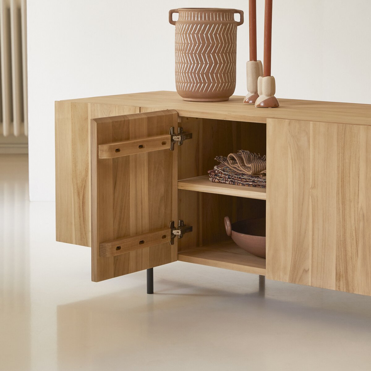Honorine - Buffet bas en teck massif 165 cm Honorine - Buffet bas en teck massif 165 cm