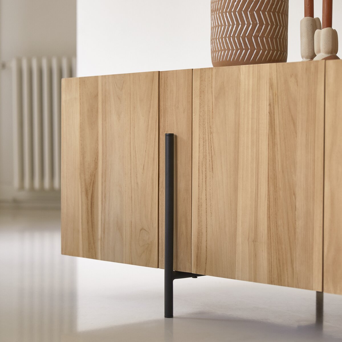 Honorine - Buffet bas en teck massif 165 cm Honorine - Buffet bas en teck massif 165 cm