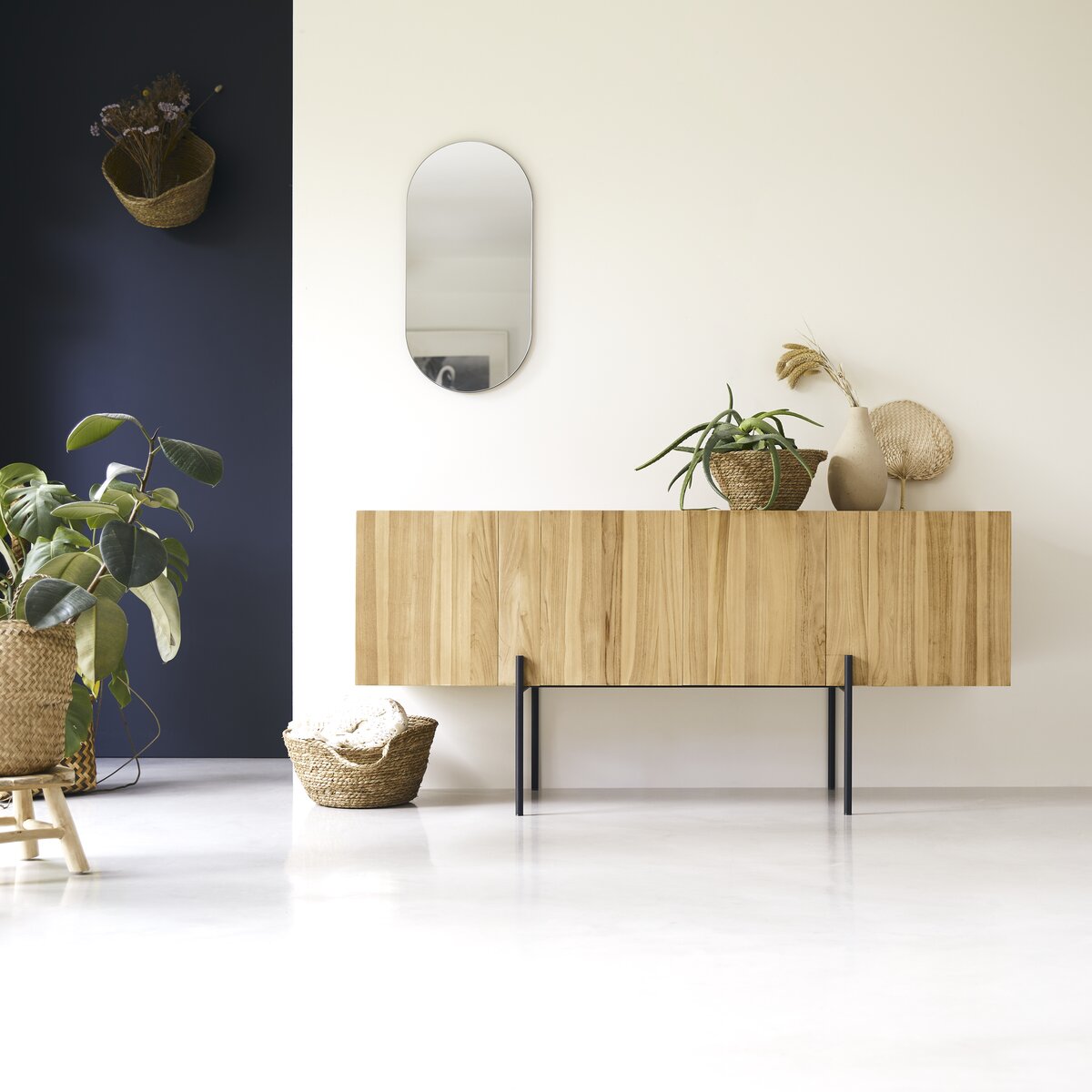 Honorine - Hohes Buffet aus massivem Teakholz 165 cm Honorine - Hohes Buffet aus massivem Teakholz 165 cm