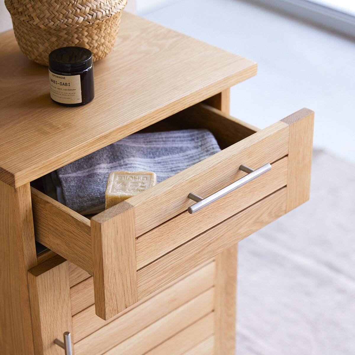 Soho - Mueble bajo en roble macizo Soho - Mueble bajo en roble macizo