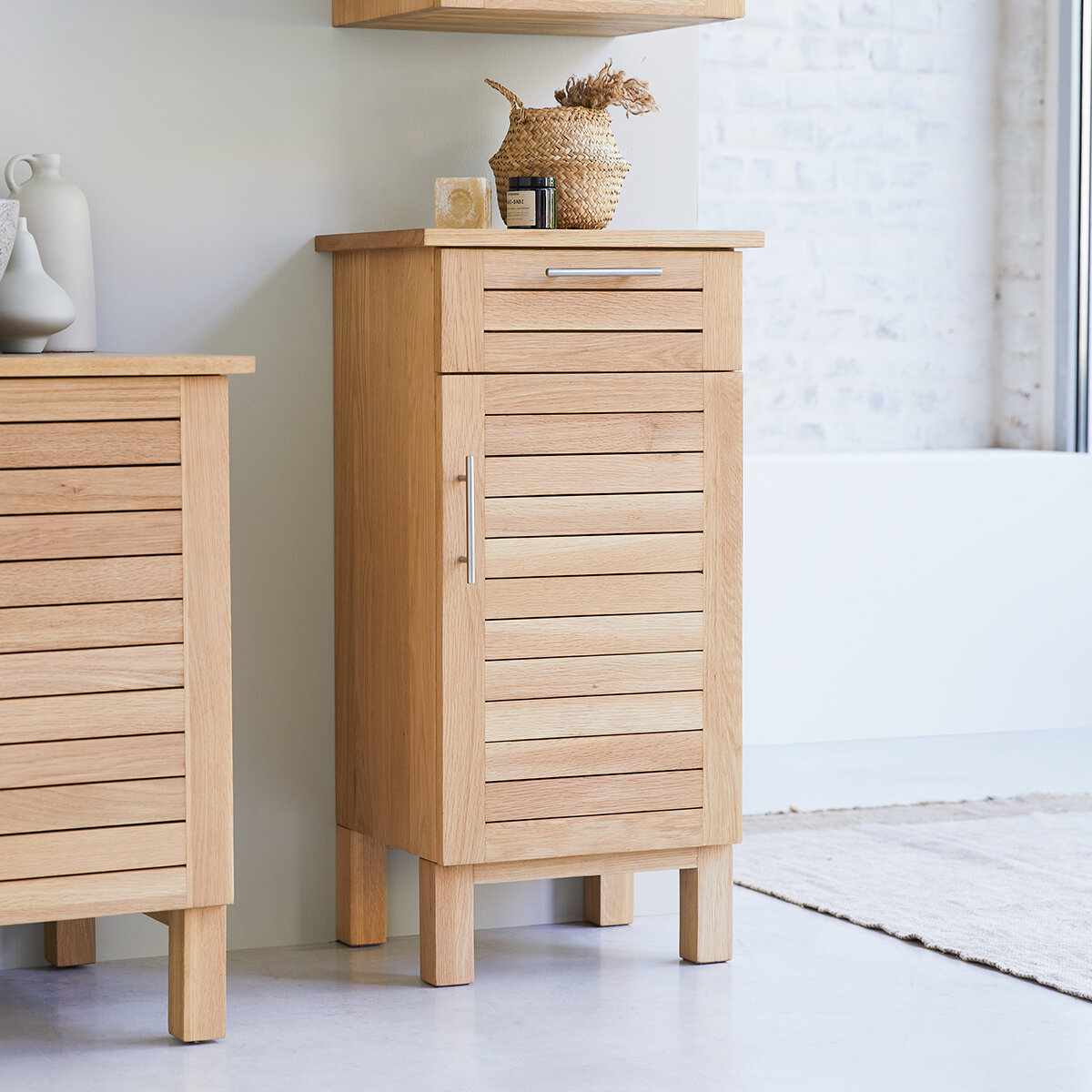 Soho - Mueble bajo en roble macizo Soho - Mueble bajo en roble macizo