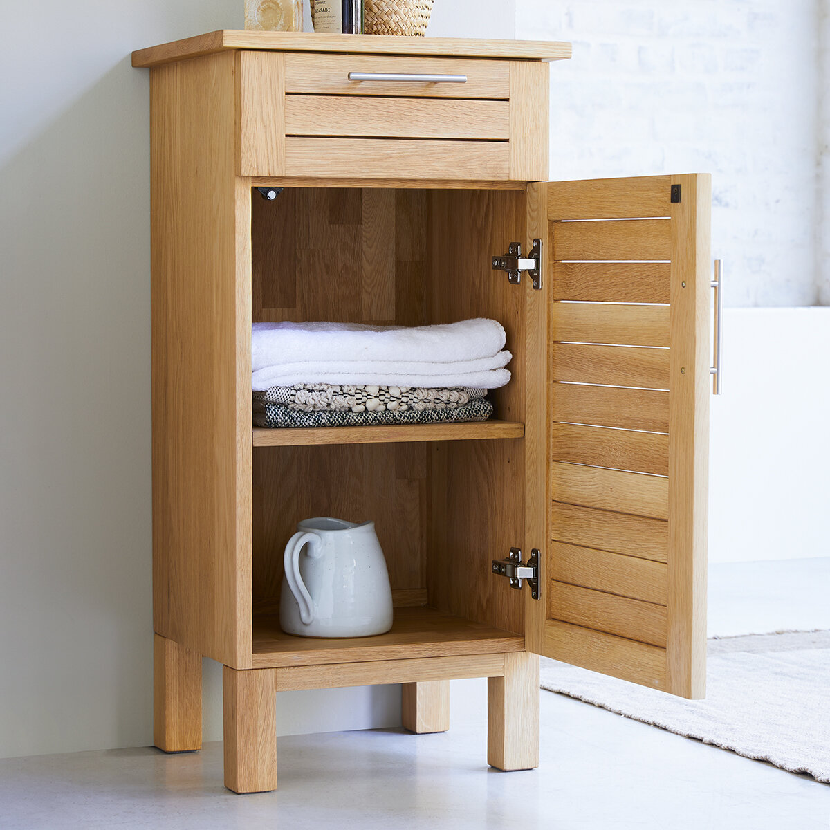 Soho - Mueble bajo en roble macizo Soho - Mueble bajo en roble macizo