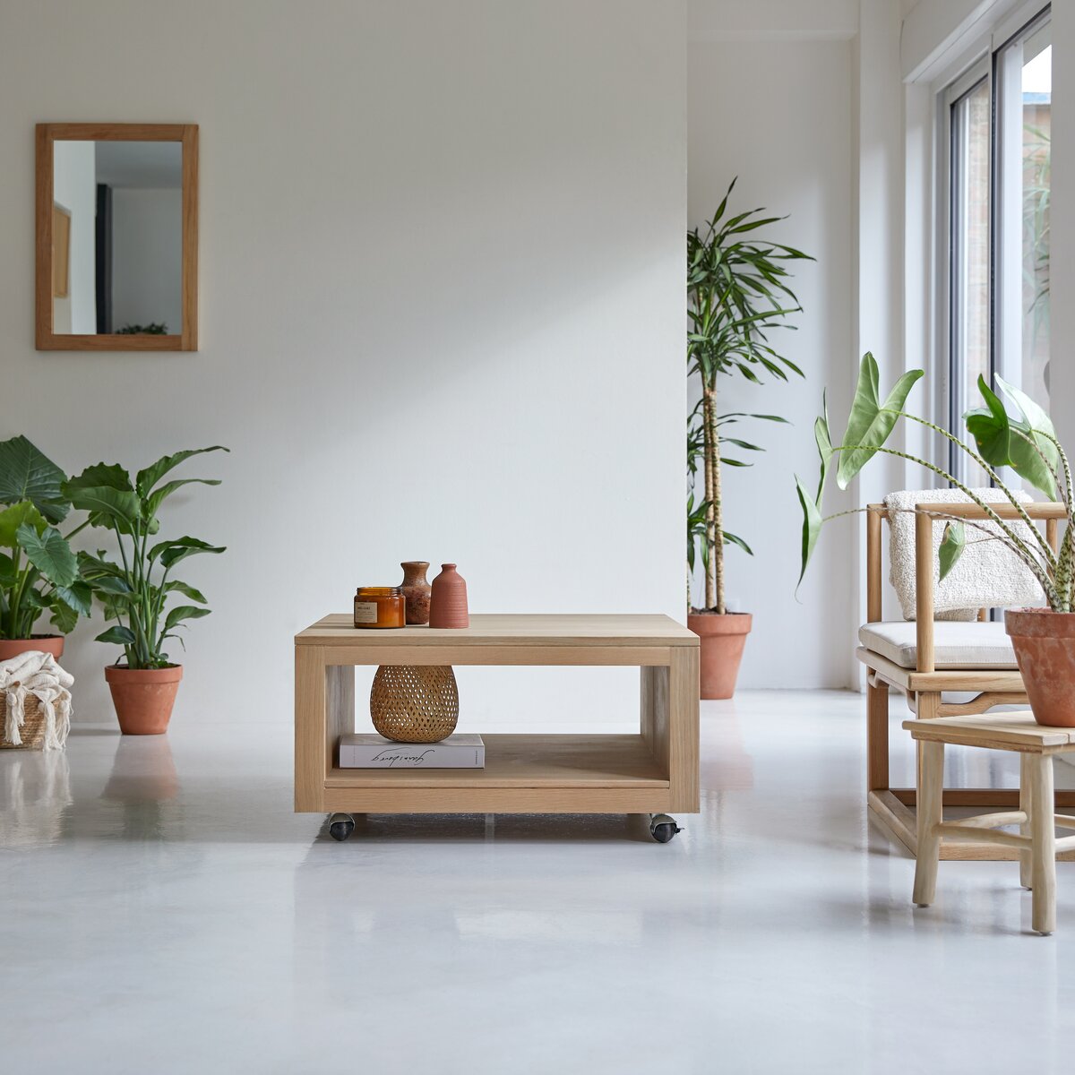 Anoa - Quadratischer Couchtisch aus massivem Eichenholz Anoa - Quadratischer Couchtisch aus massivem Eichenholz