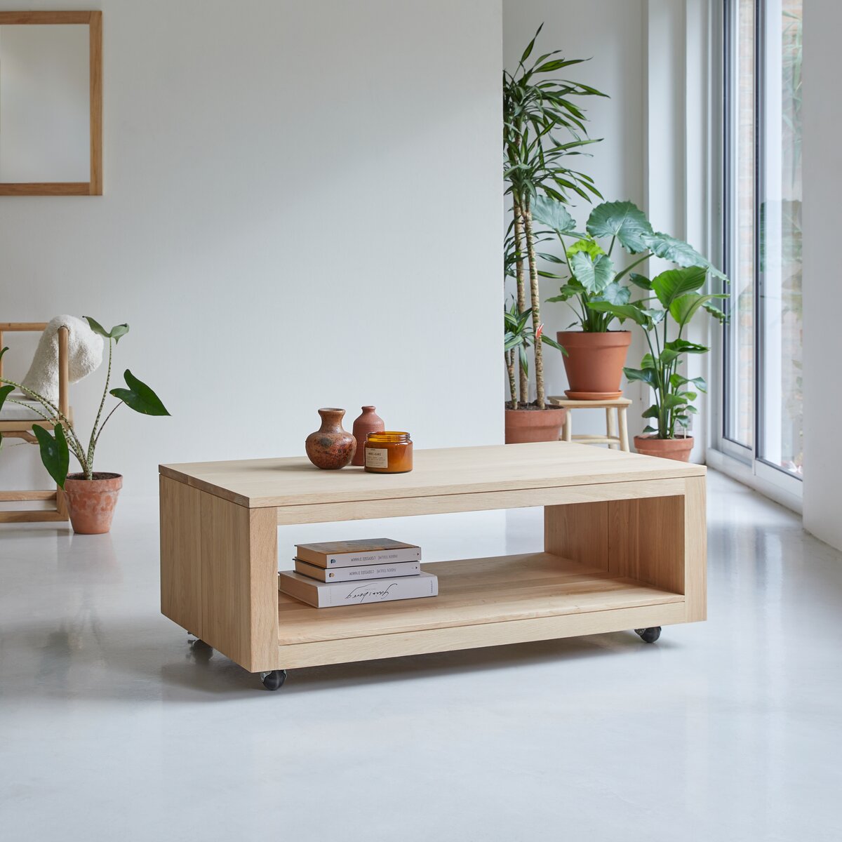 Mesa baja móvil de roble 80 cm - Muebles de salón - Tikamoon