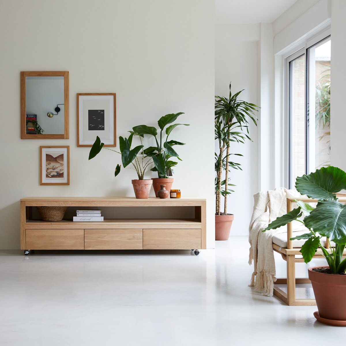 Anoa - Mueble de TV en roble macizo 180 cm Anoa - Mueble de TV en roble macizo 180 cm