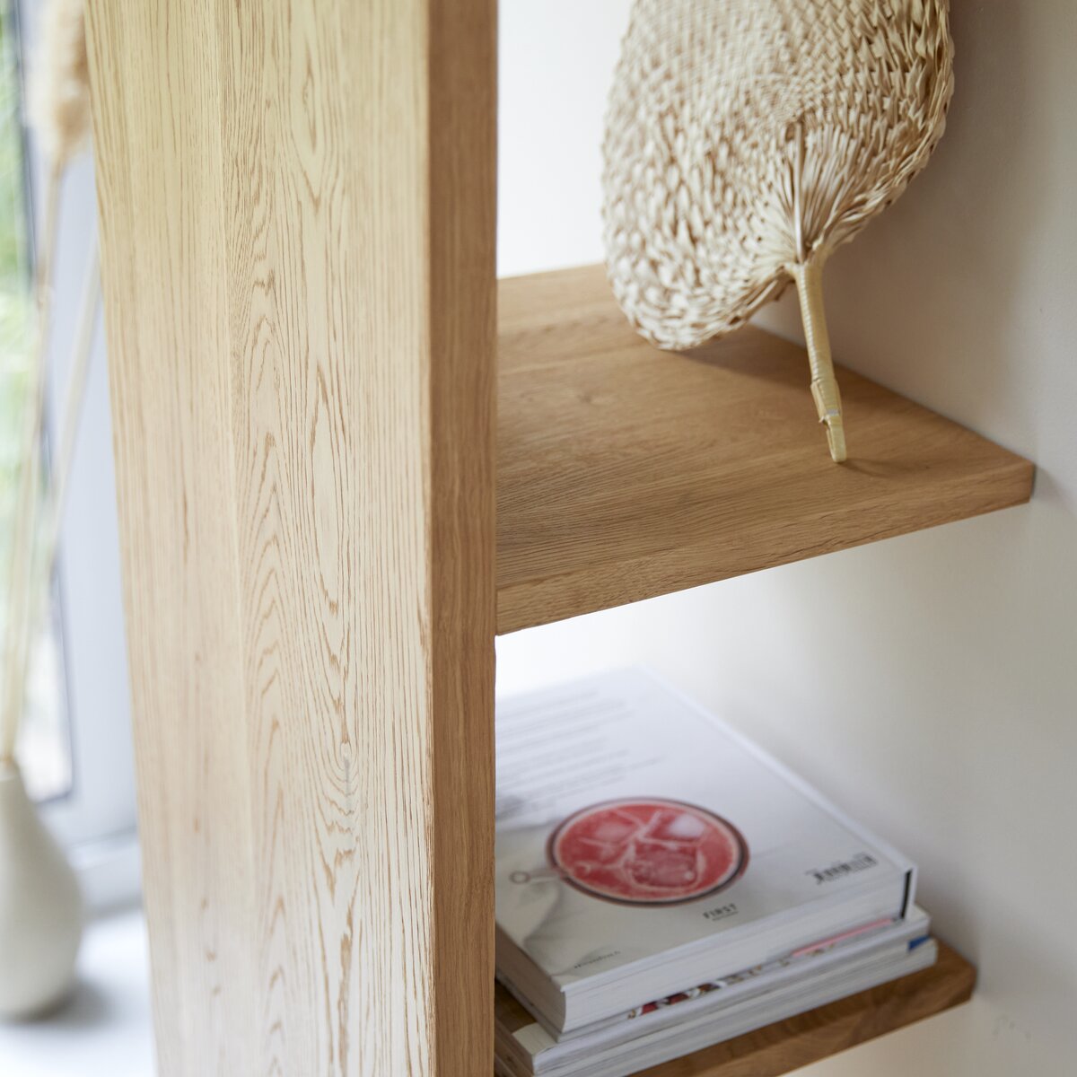 Estantería Librería Simón fabricada en madera de roble macizo al