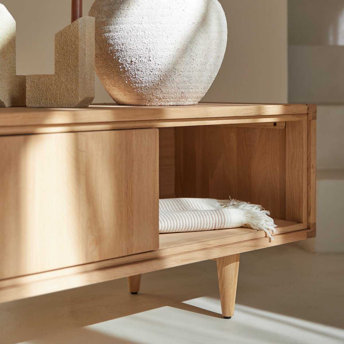 Jonàk - Mueble de TV de roble macizo 140 cm Jonàk - Mueble de TV de roble macizo 140 cm