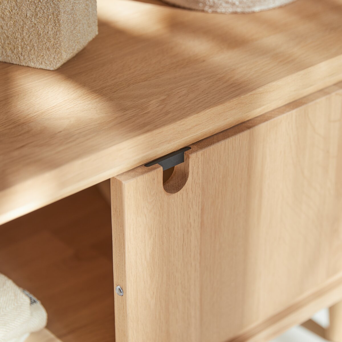 Jonàk - Mueble de TV de roble macizo 140 cm Jonàk - Mueble de TV de roble macizo 140 cm