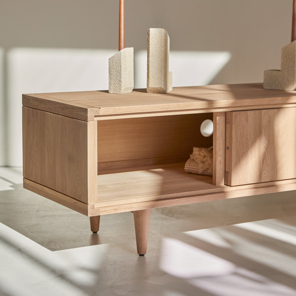 Jonàk - Mueble de TV de roble macizo 140 cm Jonàk - Mueble de TV de roble macizo 140 cm