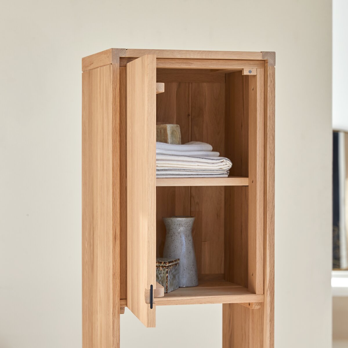 Armoire de rangement en chêne 145 cm - Mobilier de séjour - Tikamoon