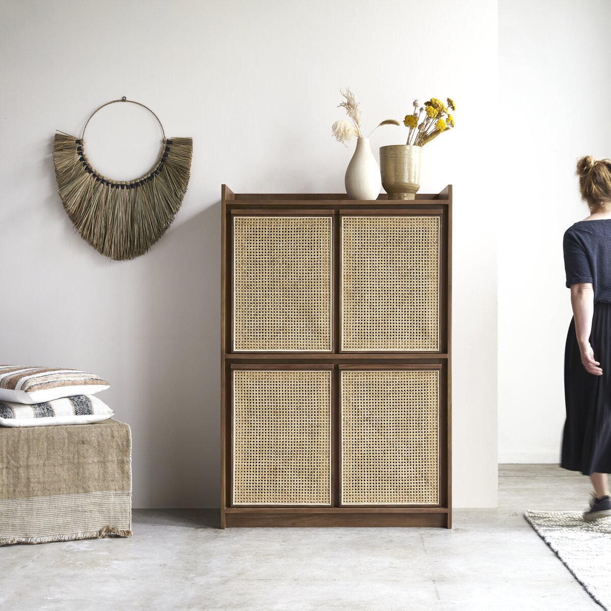 Roots - Armoire en teck massif recyclé et cannage Roots - Armoire en teck massif recyclé et cannage