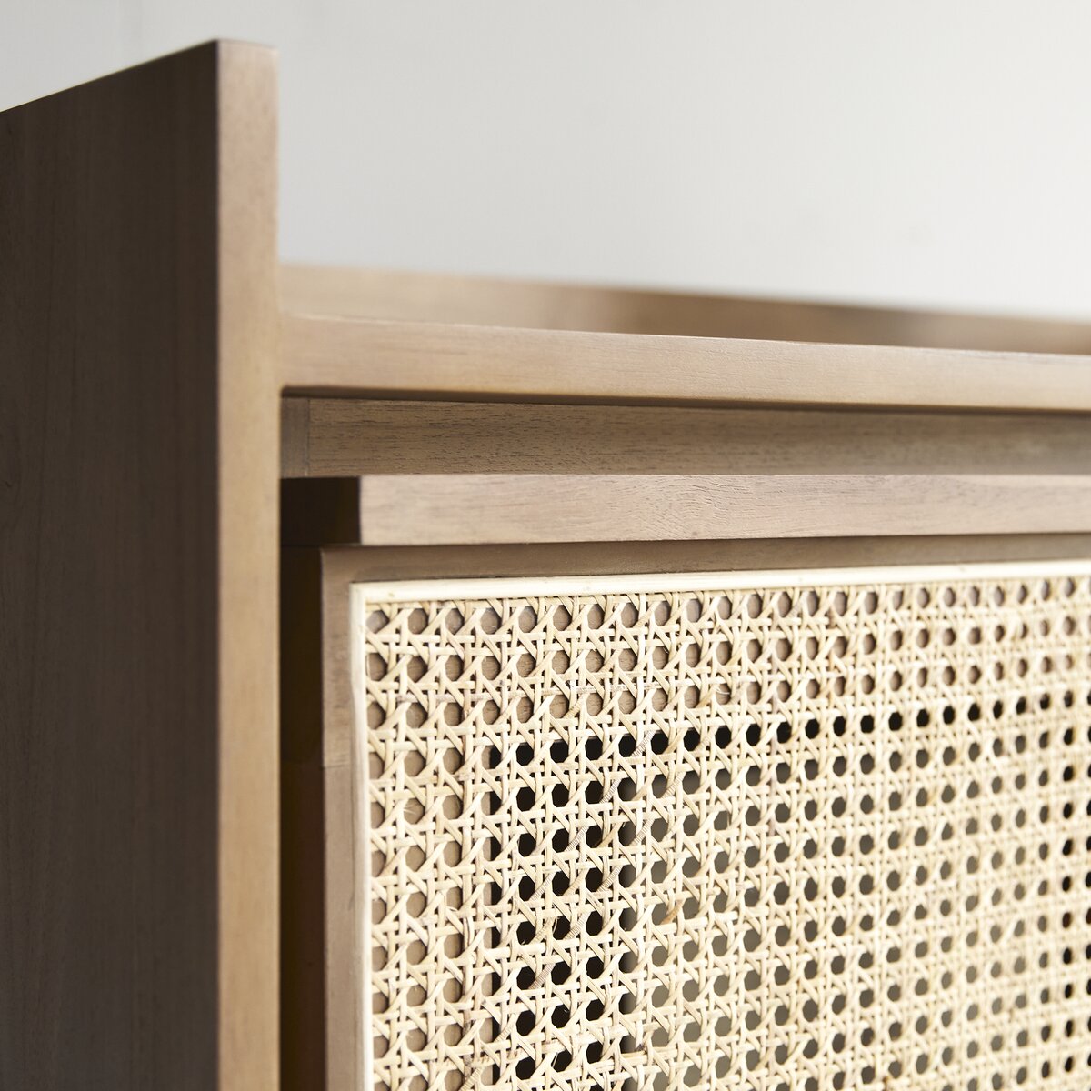 Roots - Armoire en teck massif et cannage Roots - Armoire en teck massif et cannage
