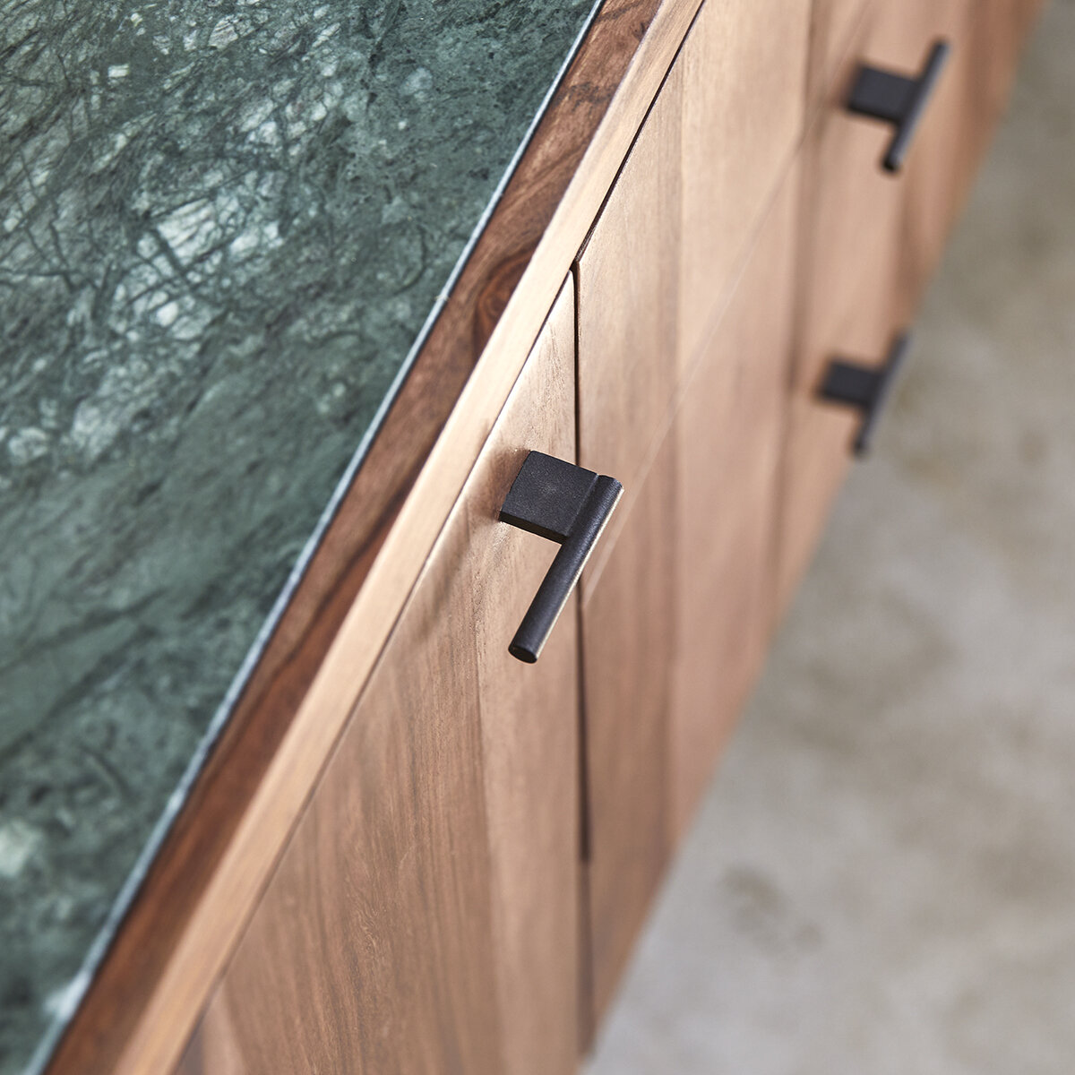 Jade - Buffet en palissandre massif et marbre 175 cm Jade - Buffet en palissandre massif et marbre 175 cm