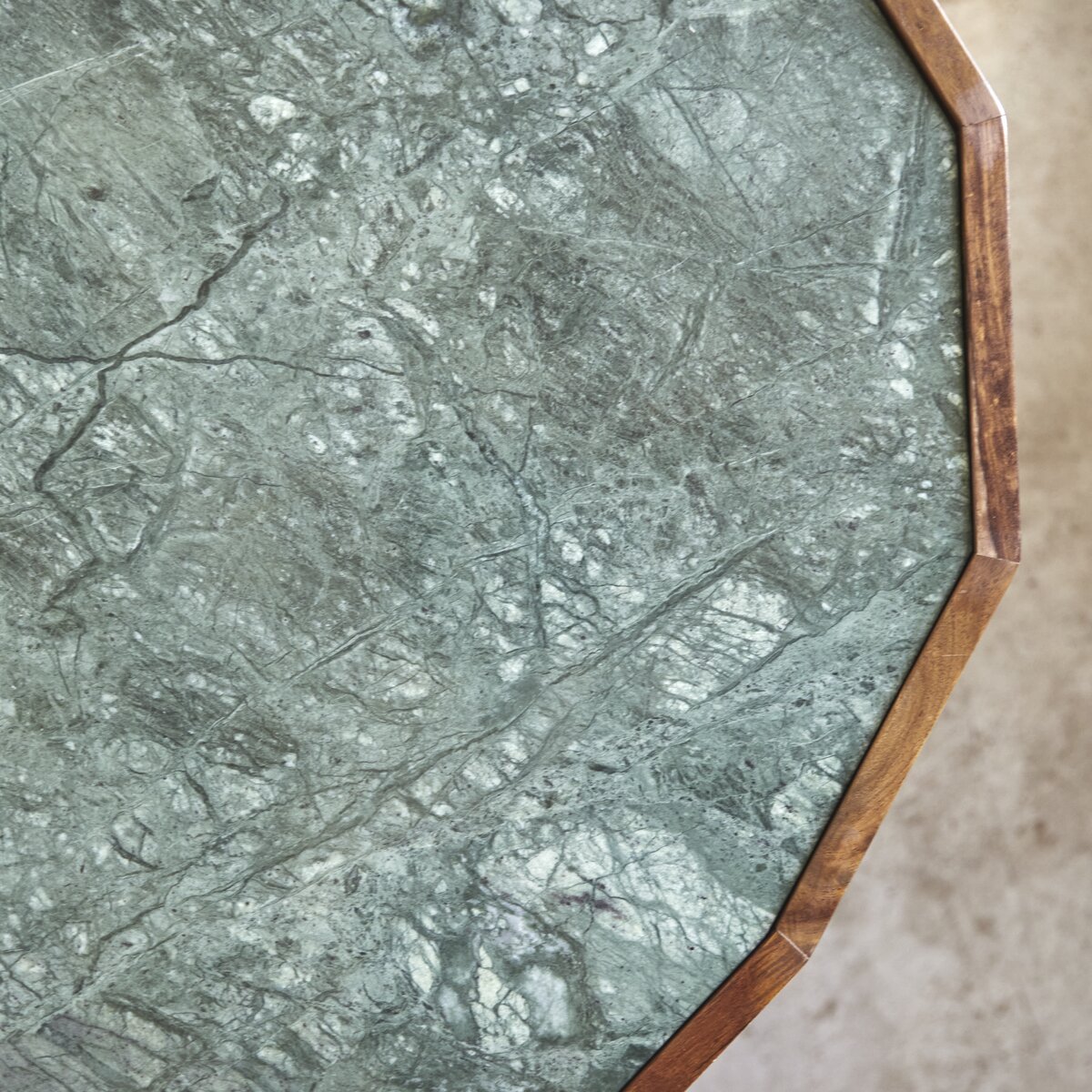 Jade - Buffet aus massivem Palisanderholz und Marmor 175 cm Jade - Buffet aus massivem Palisanderholz und Marmor 175 cm