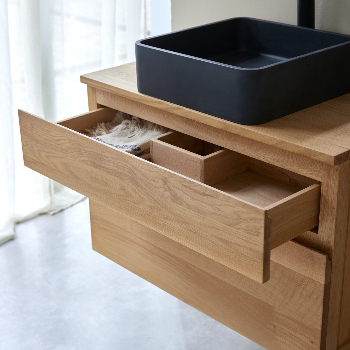 Jacob - Waschtischunterschrank aus massiver Eiche 80 cm Jacob - Waschtischunterschrank aus massiver Eiche 80 cm