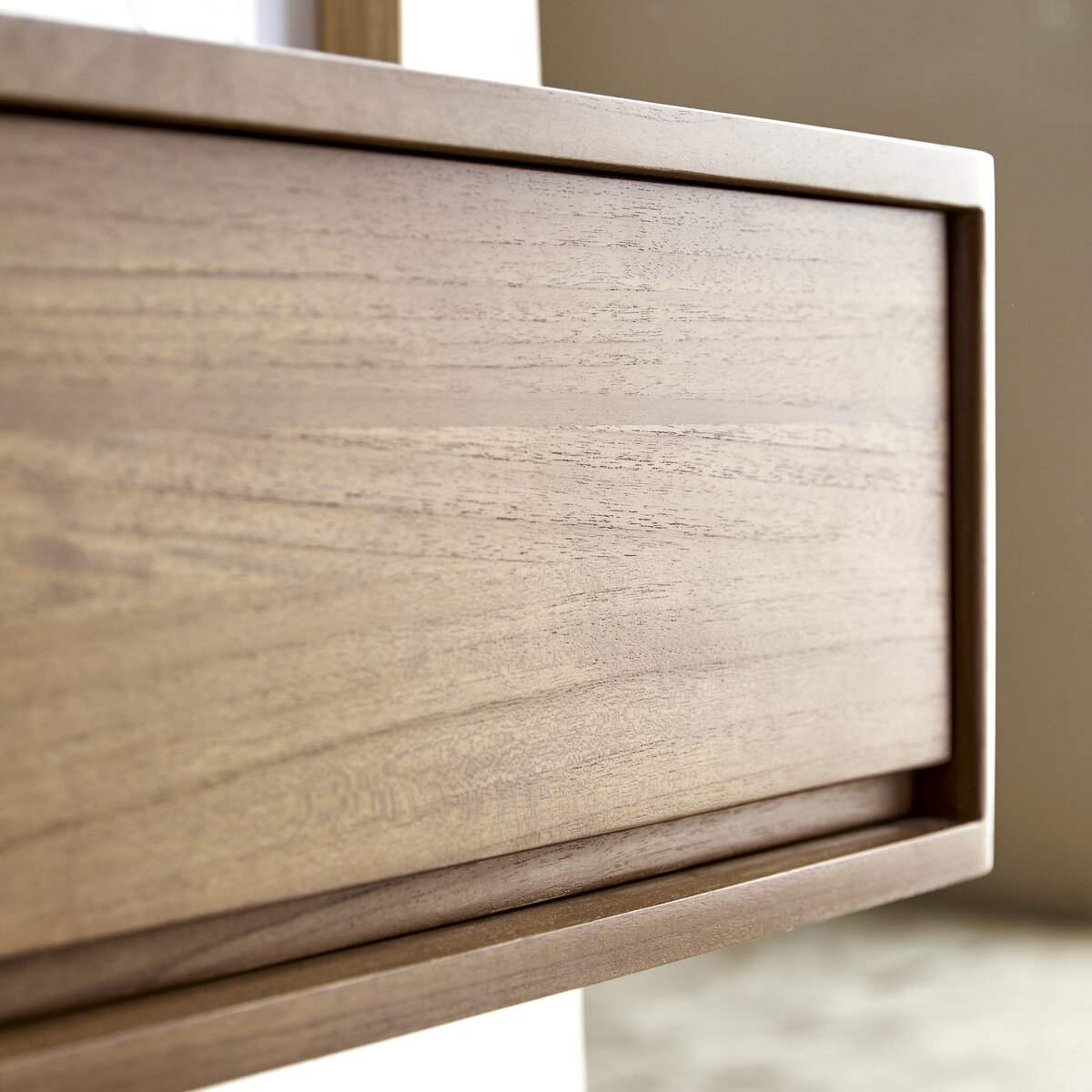 Circa - Comodino in teak massello 1 cassetto Circa - Comodino in teak massello 1 cassetto