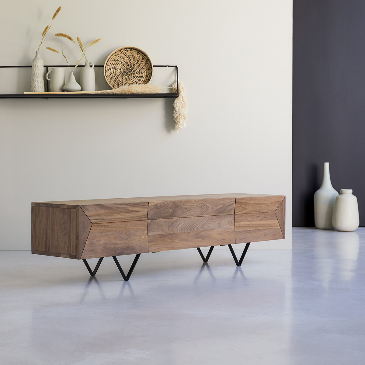 Metric - Meuble TV en noyer massif 175 cm Metric - Meuble TV en noyer massif 175 cm