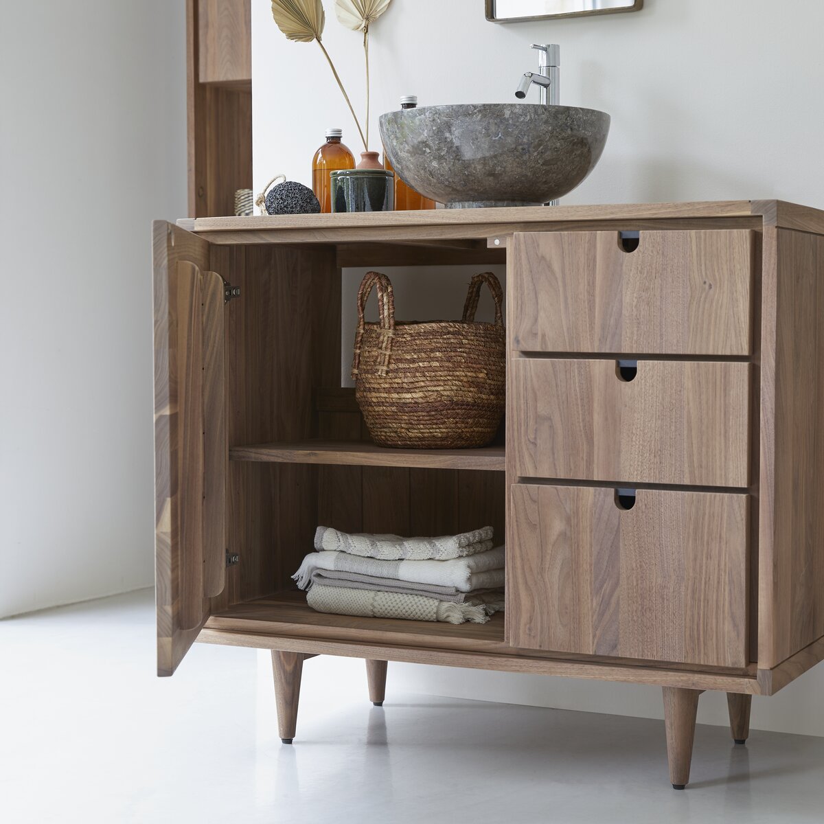 Jonàk - Waschtischunterschrank aus massivem Nussbaum 95 cm Jonàk - Waschtischunterschrank aus massivem Nussbaum 95 cm