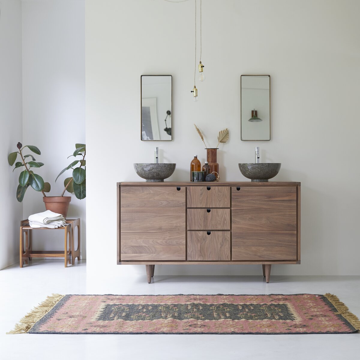 Jonàk - Mueble bajo lavado en nogal macizo 145 cm Jonàk - Mueble bajo lavado en nogal macizo 145 cm