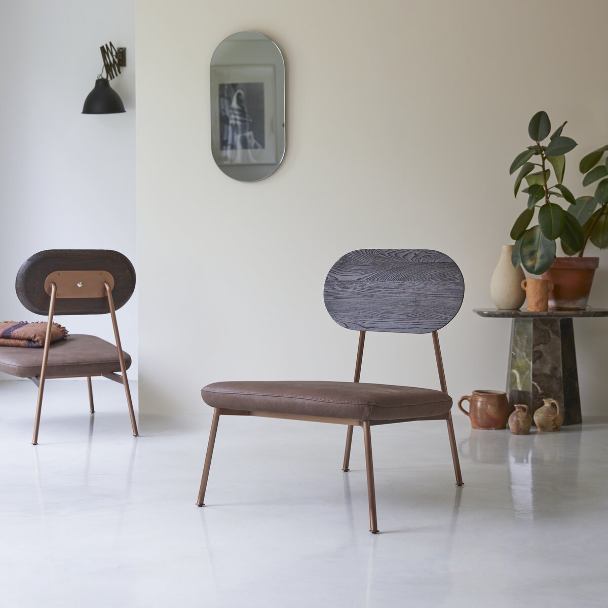 Yutapi - Fauteuil bas Mohawk choco en chêne massif Yutapi - Fauteuil bas Mohawk choco en chêne massif