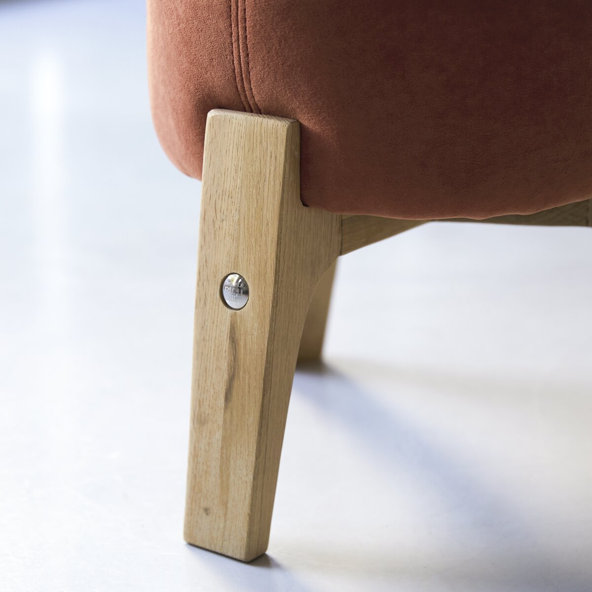 Drum - Sitzhocker S Sienna aus massiver Eiche Drum - Sitzhocker S Sienna aus massiver Eiche