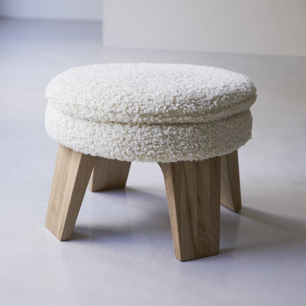 Sgabello in quercia e tessuto di lino - Sedute per il soggiorno - Tikamoon