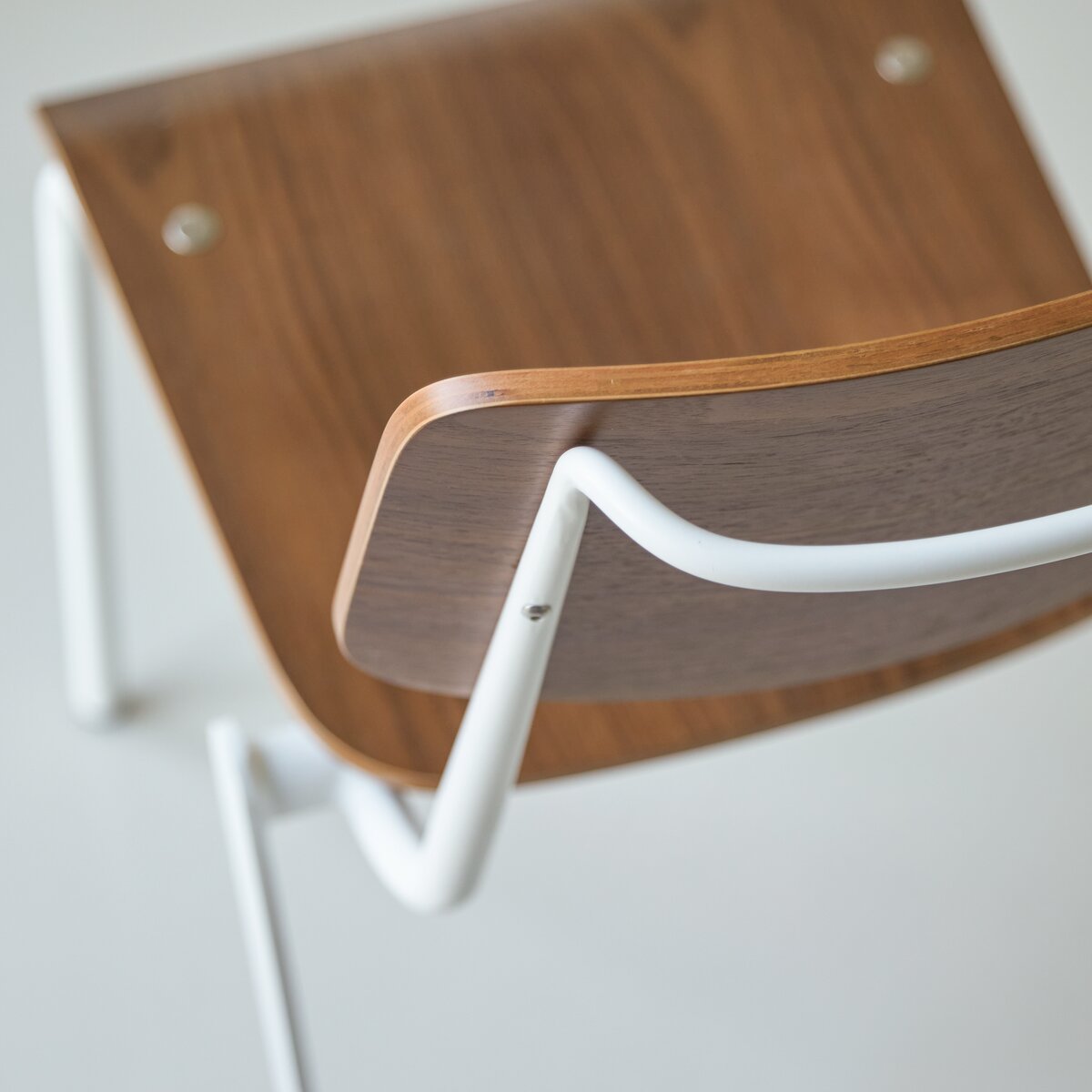 Mio - Chaise en noyer et métal white Mio - Chaise en noyer et métal white