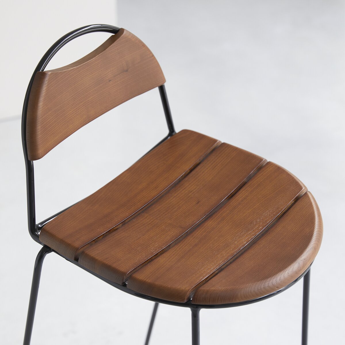Molly - Chaise de bar en frêne massif et métal Molly - Chaise de bar en frêne massif et métal