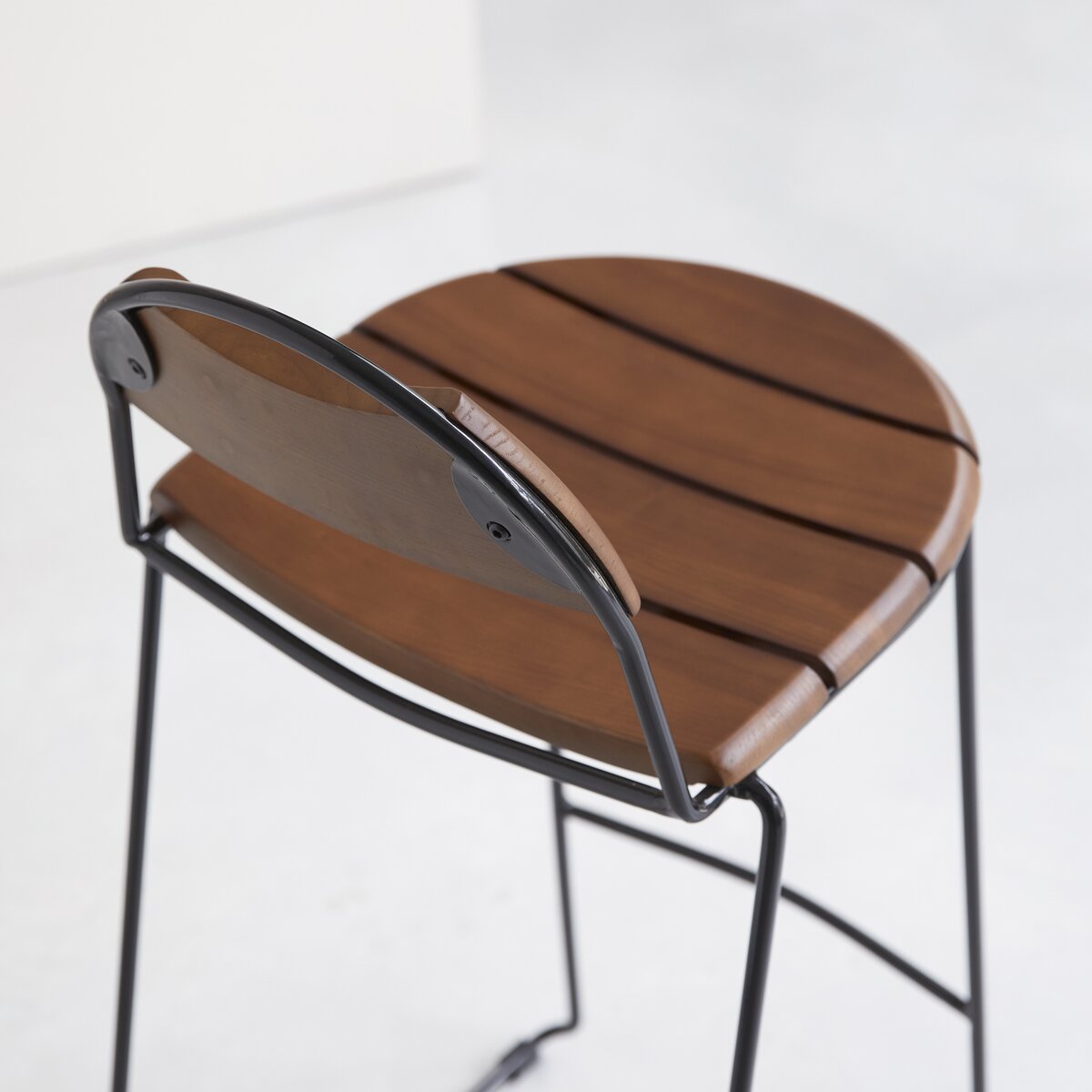 Molly - Chaise de bar en frêne massif et métal Molly - Chaise de bar en frêne massif et métal