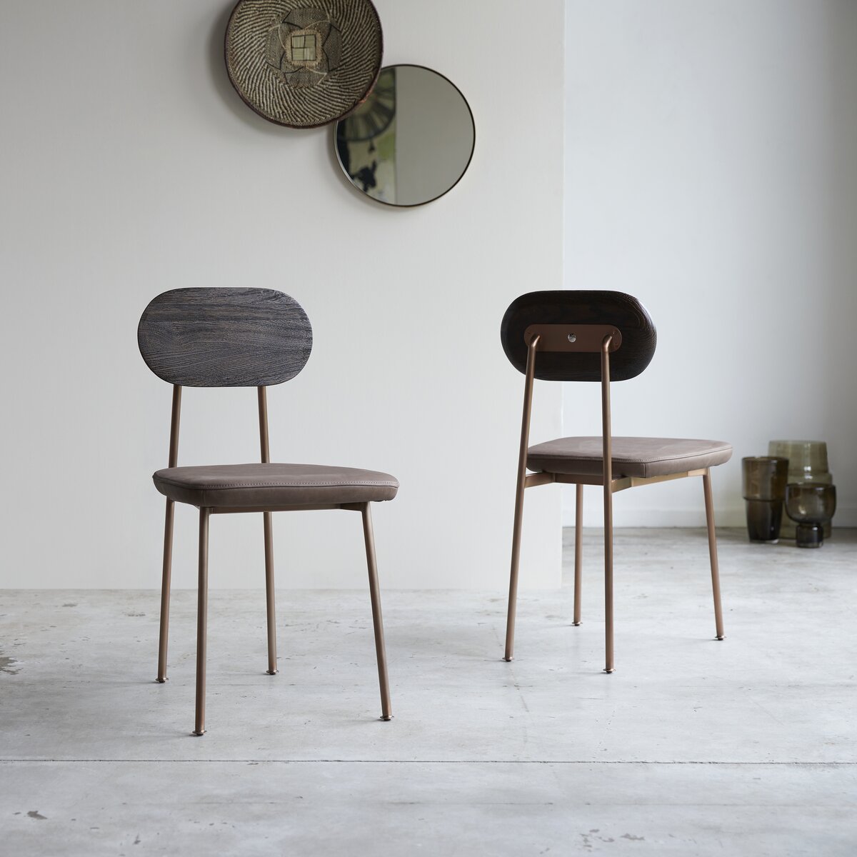 Yutapi - Chaise Mohawk choco en chêne massif Yutapi - Chaise Mohawk choco en chêne massif