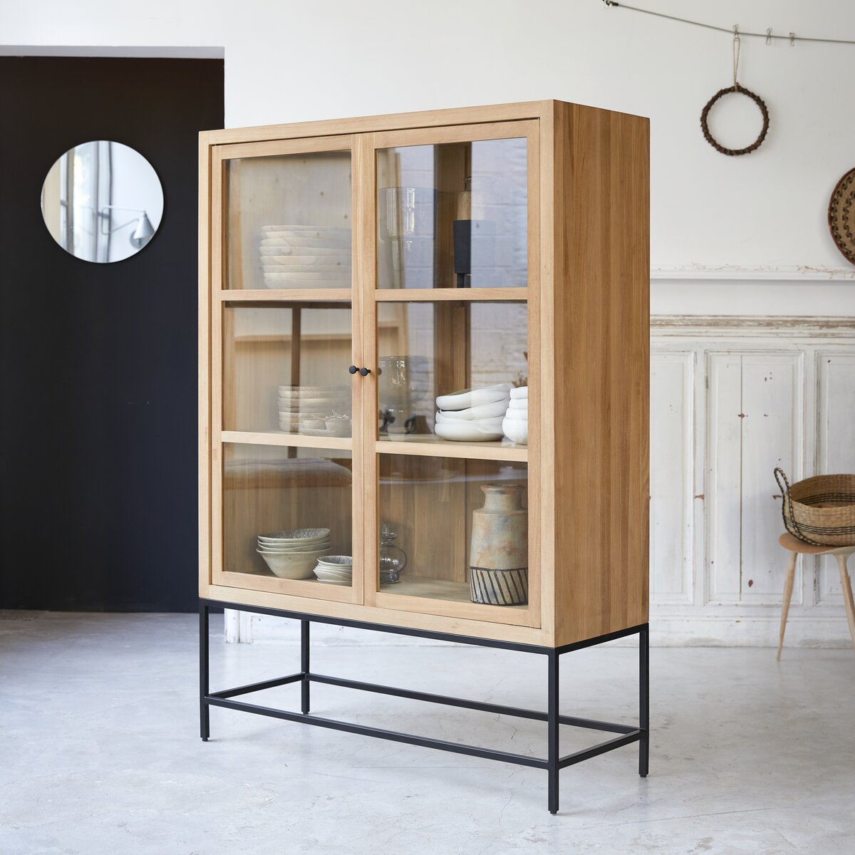Babeth - Vitrine haute en teck massif Babeth - Vitrine haute en teck massif