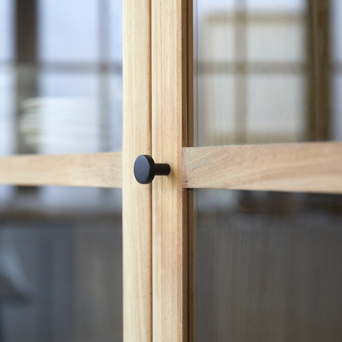 Babeth - Niedriger Vitrinenschrank aus massivem Teakholz Babeth - Niedriger Vitrinenschrank aus massivem Teakholz