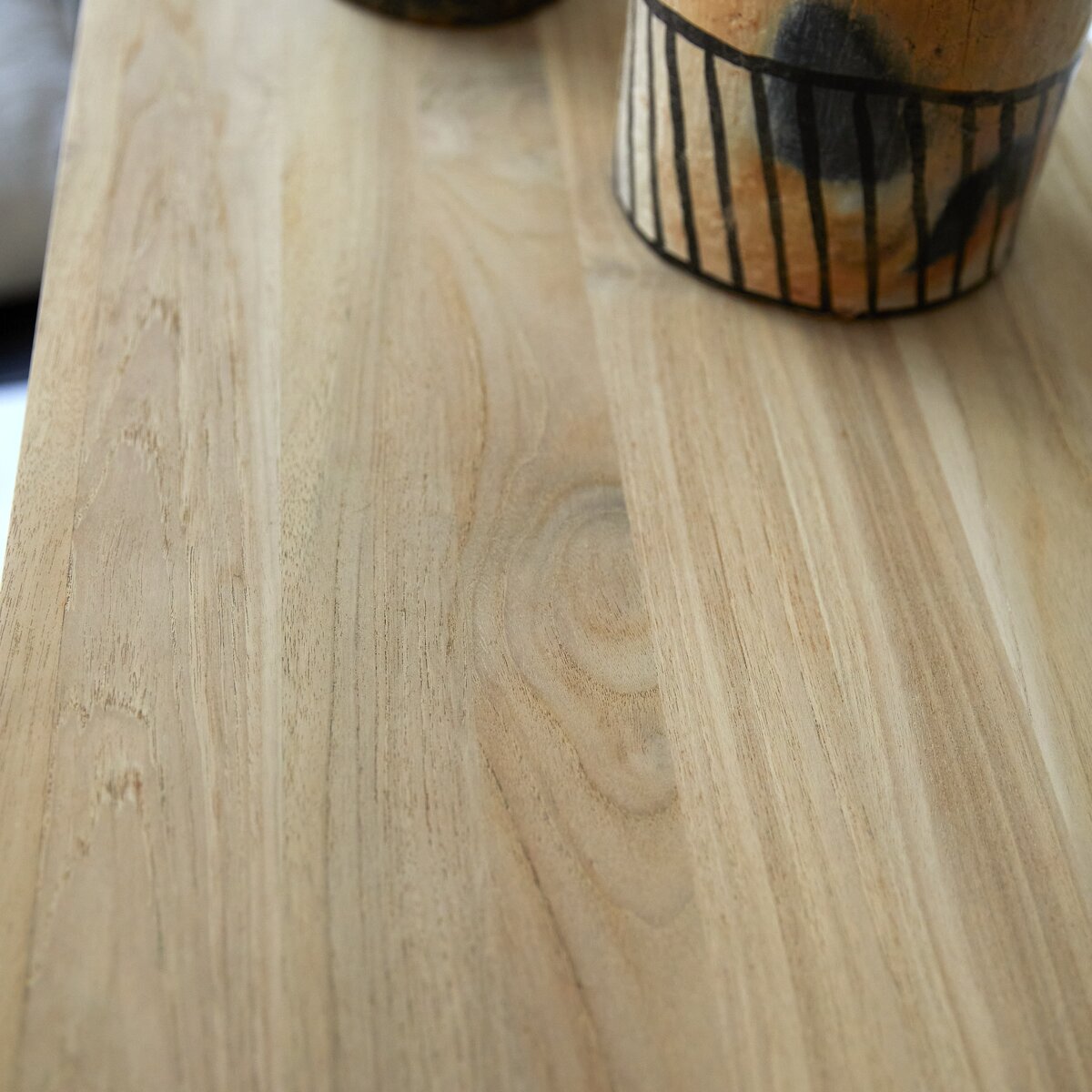 Babeth - Niedriger Vitrinenschrank aus massivem Teakholz Babeth - Niedriger Vitrinenschrank aus massivem Teakholz