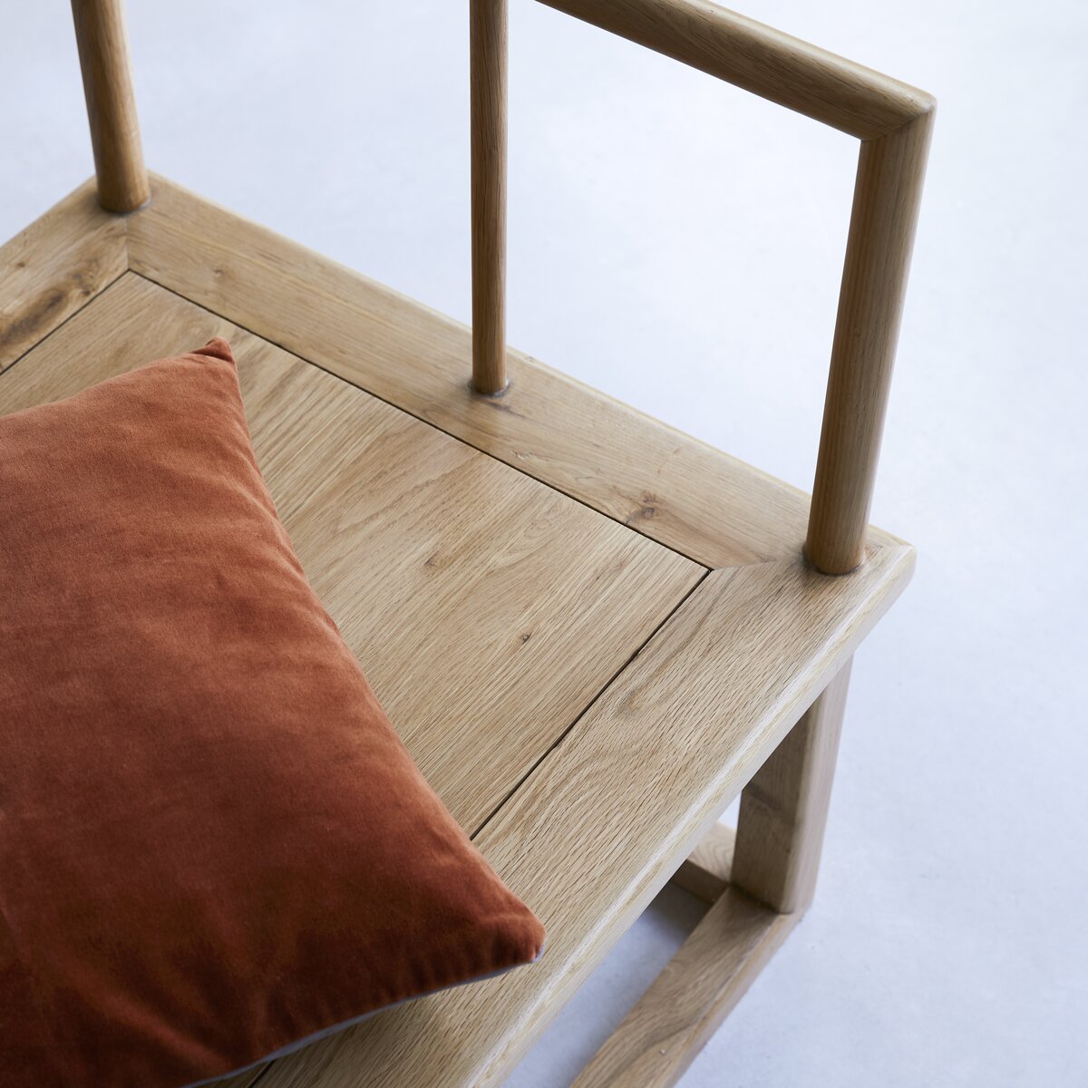 Bao - Fauteuil en chêne massif Bao - Fauteuil en chêne massif
