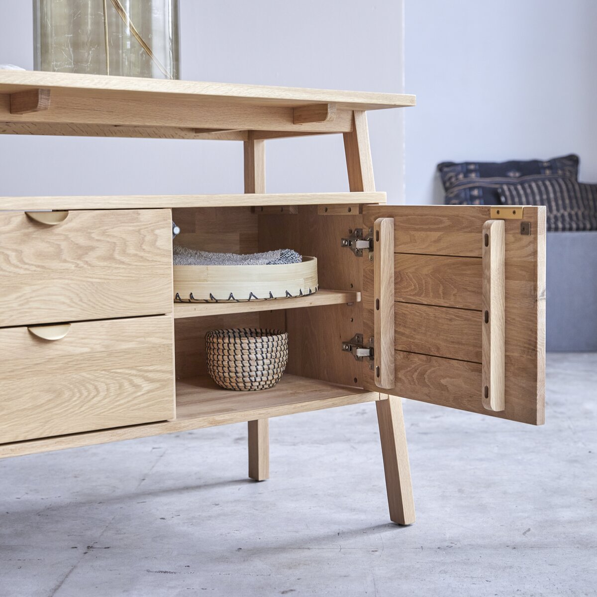 Pola - Buffet en chêne massif 140 cm Pola - Buffet en chêne massif 140 cm