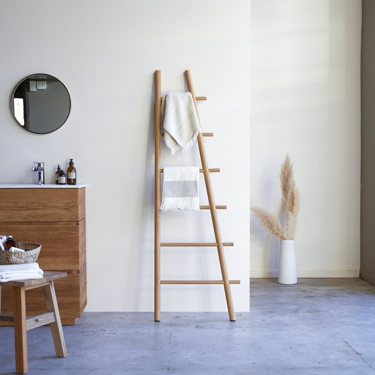 Foto: Escalera como Toallero en Baño de Domeniconi Design #377926