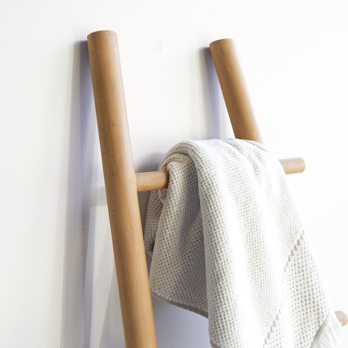 Escalera toallero de bambú marrón claro